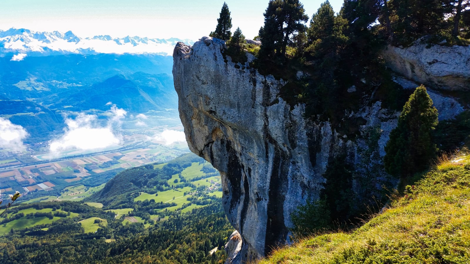 Le rocher Rhinocéros sangle inférieur de Belles Ombres randonnée massif de la Chartreuse