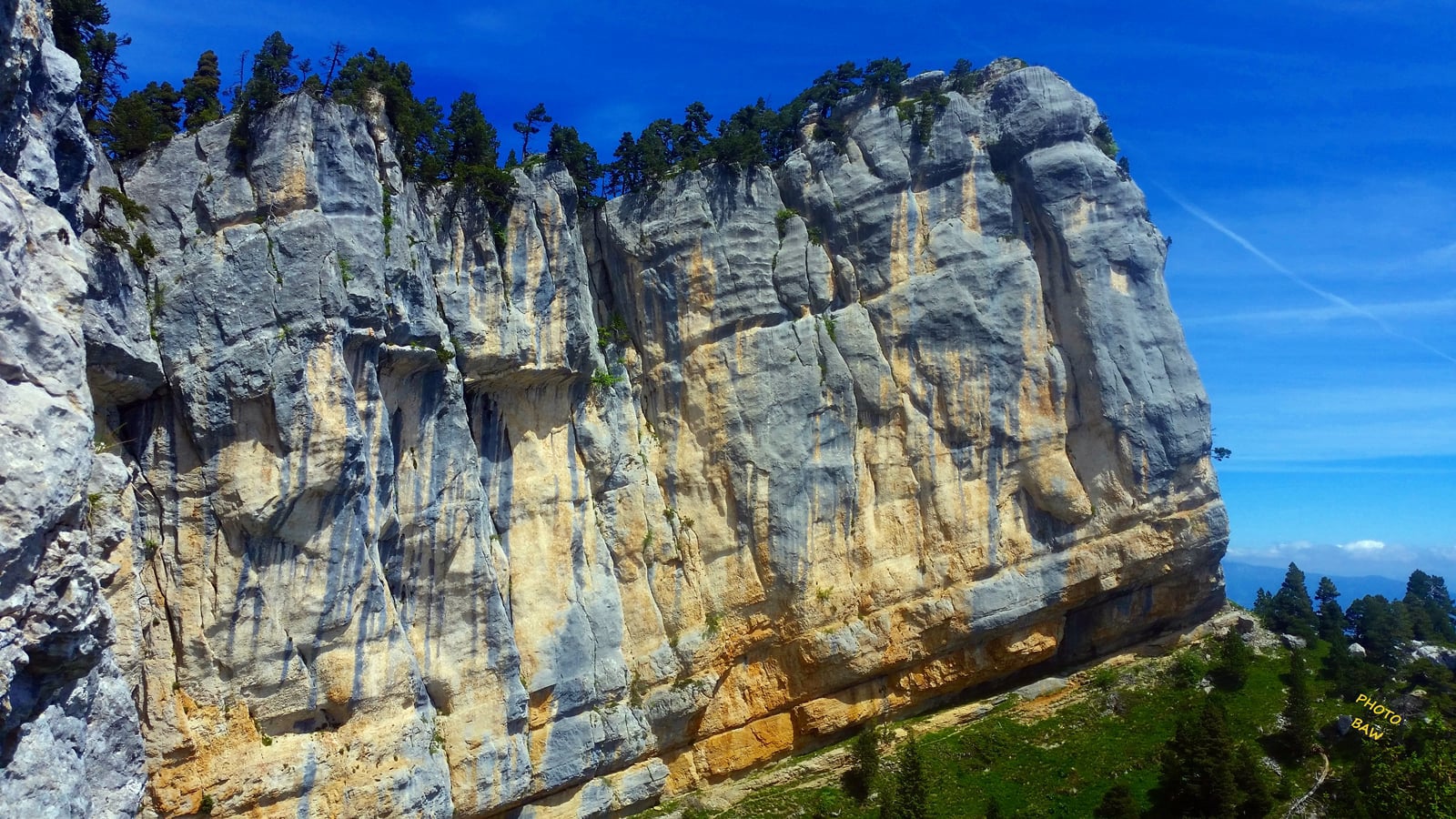 Falaise sangle supérieur de Belles Ombres randonnée massif de la Chartreuse
