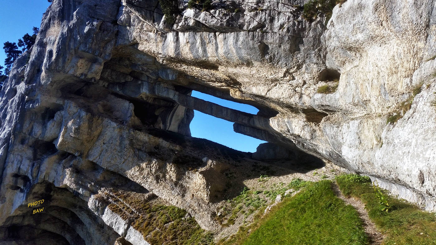 la tour percée ou tour Isabelle grande arche de Chartreuse